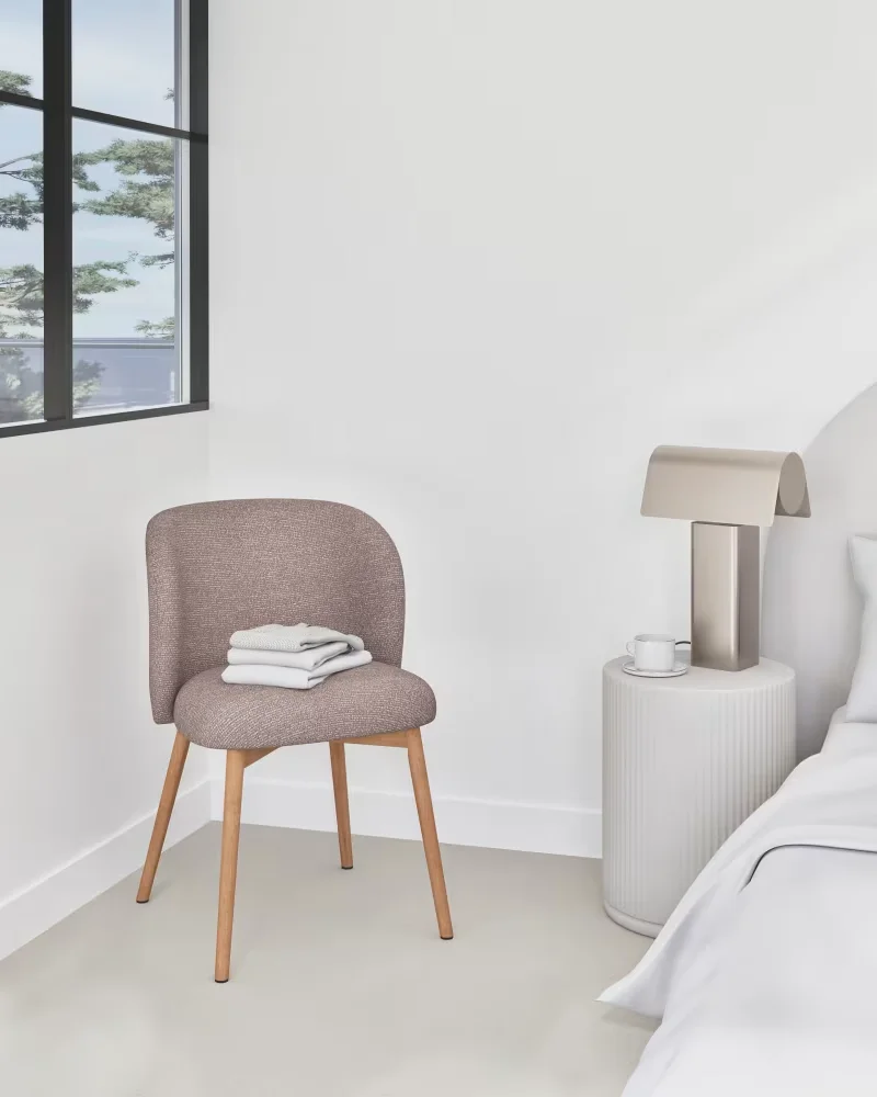 Chaise en tissu moka Maisons du Monde