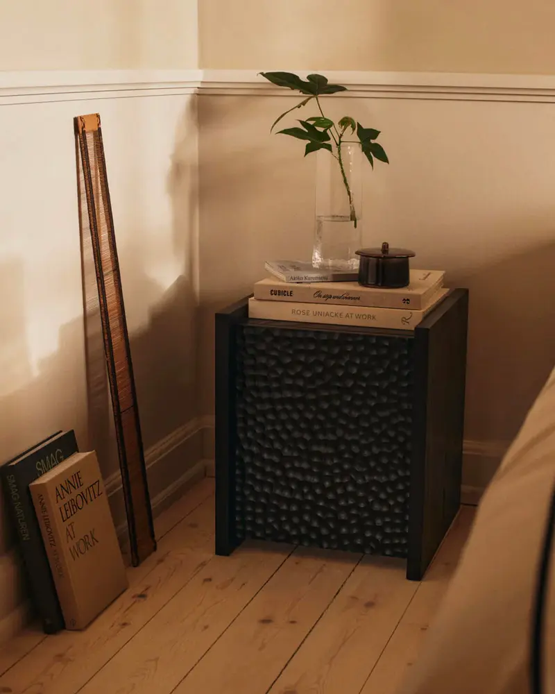 table de chevet bois noir