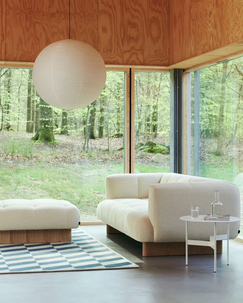 Canapé scandinave moderne beige et bois madeindesign.com