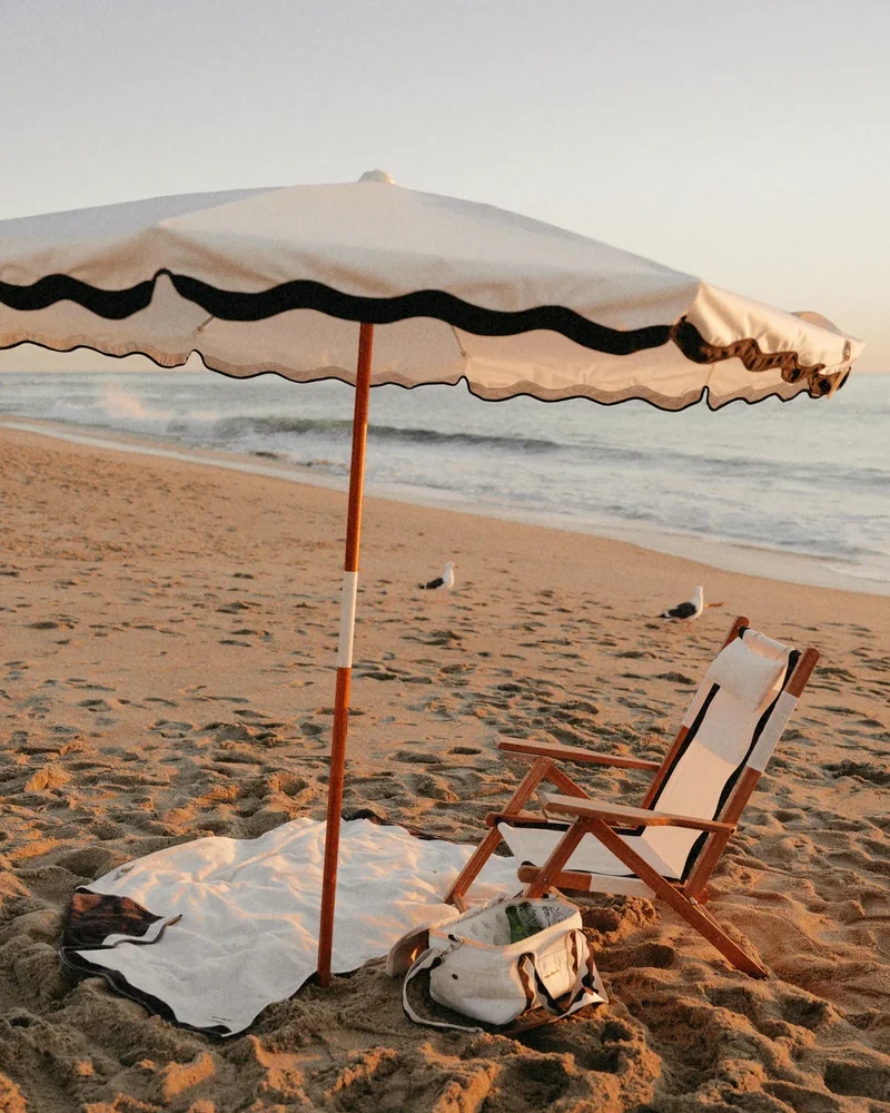 Parasol noir et blanc Westwing