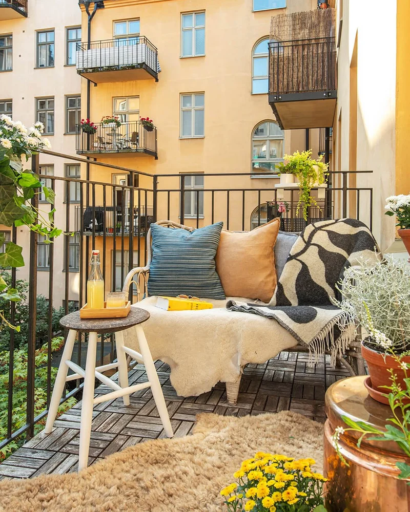 10 deco balcon scandinave jaune