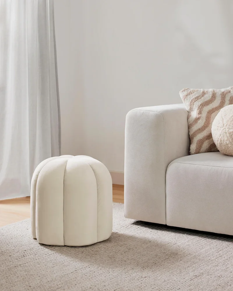 Pouf en velours blanc Westwing