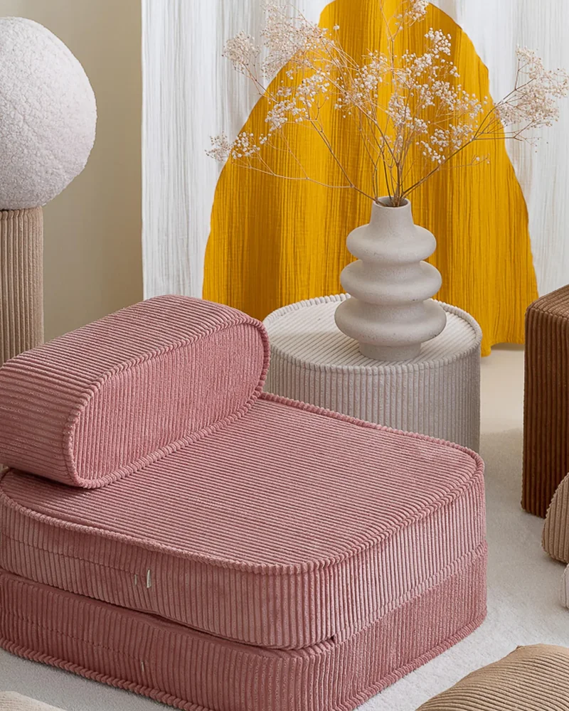 Fauteuil en velours côtelé rose Westwing
