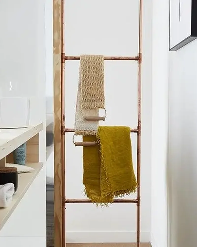 porte serviette echelle cuivre diy