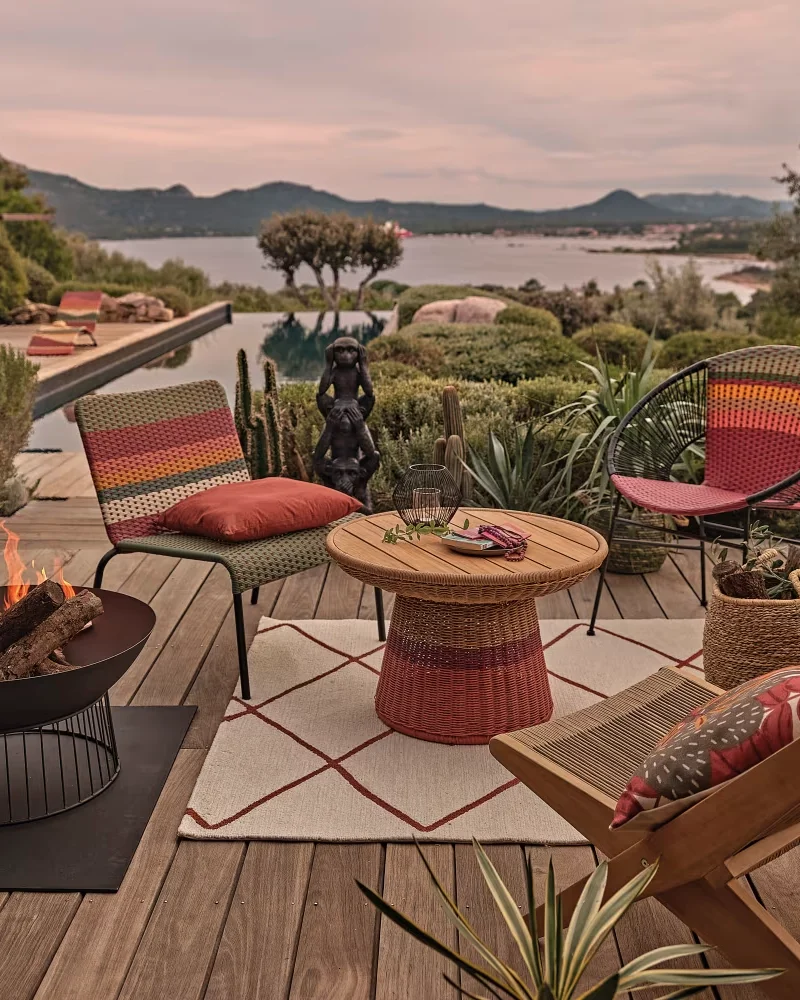 Fauteuil de jardin en résine colorée Maisons du Monde