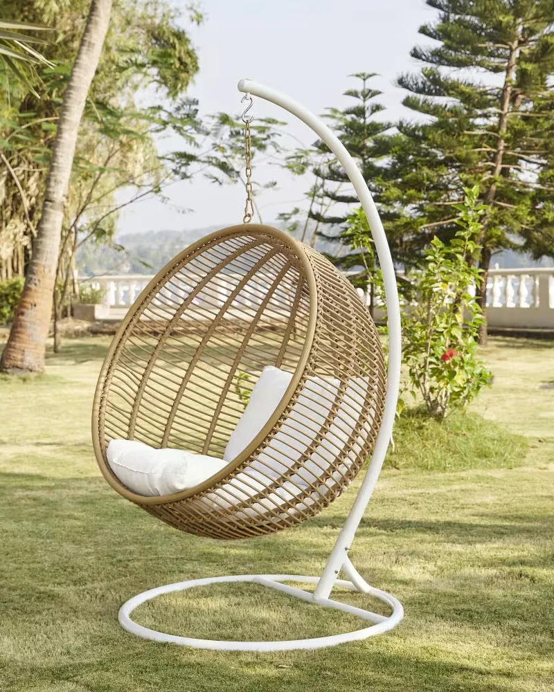 Fauteuil de jardin moderne suspendu Maisons du Monde