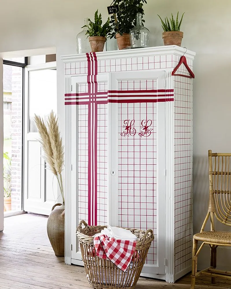 armoire diy peinture carreaux