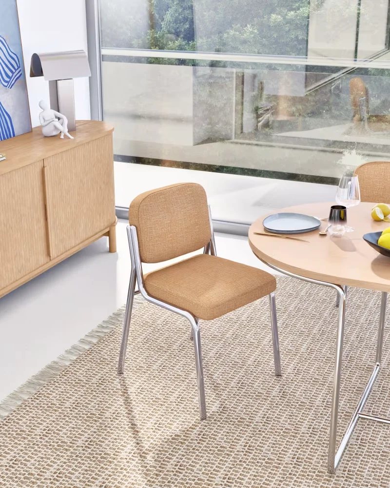 Chaise en métal chromé et tissu beige Maisons du Monde
