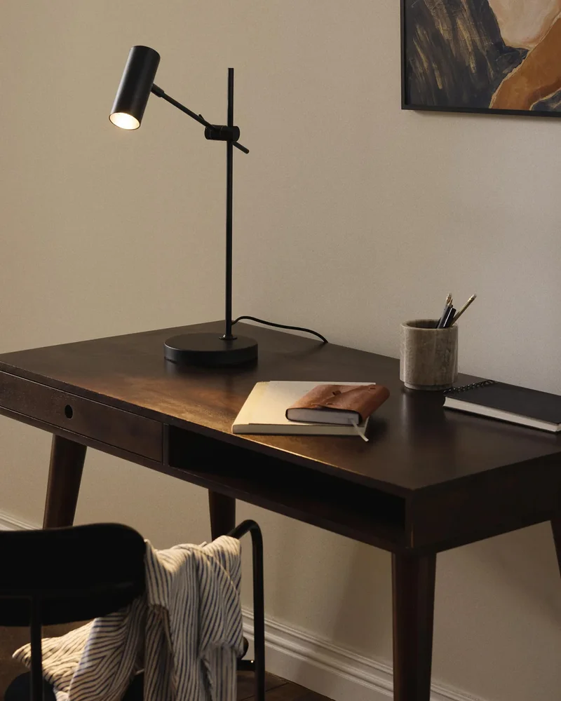 lampe bureau design noire