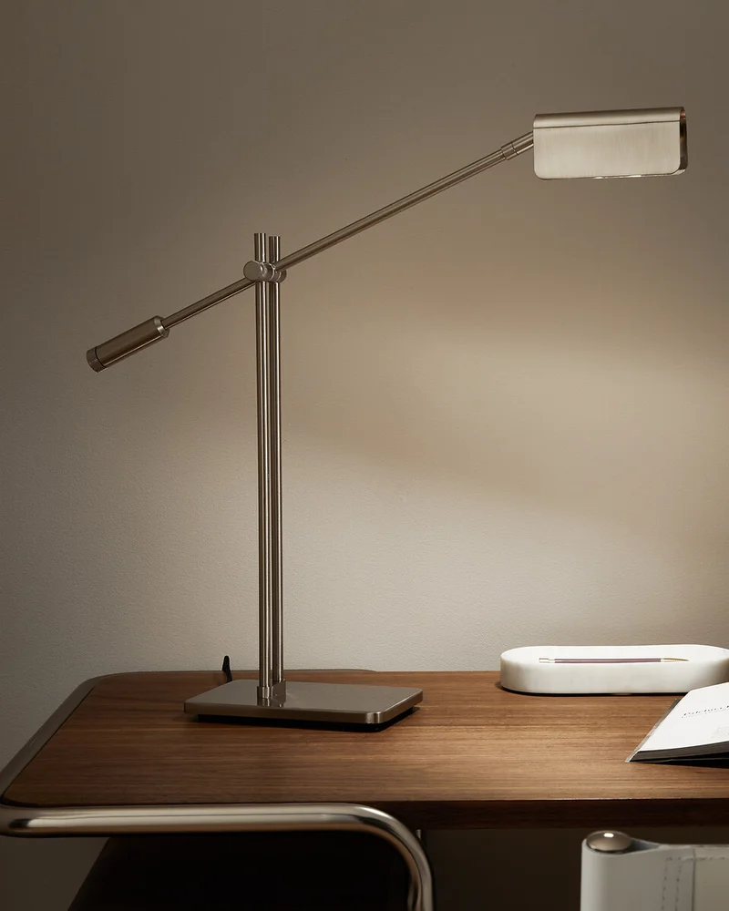 lampe bureau design metal nickel