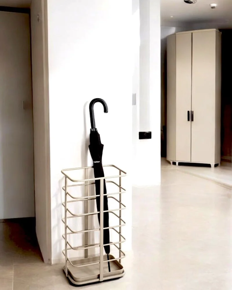 porte parapluie design beige