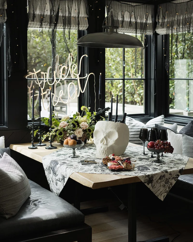 déco halloween chic noir