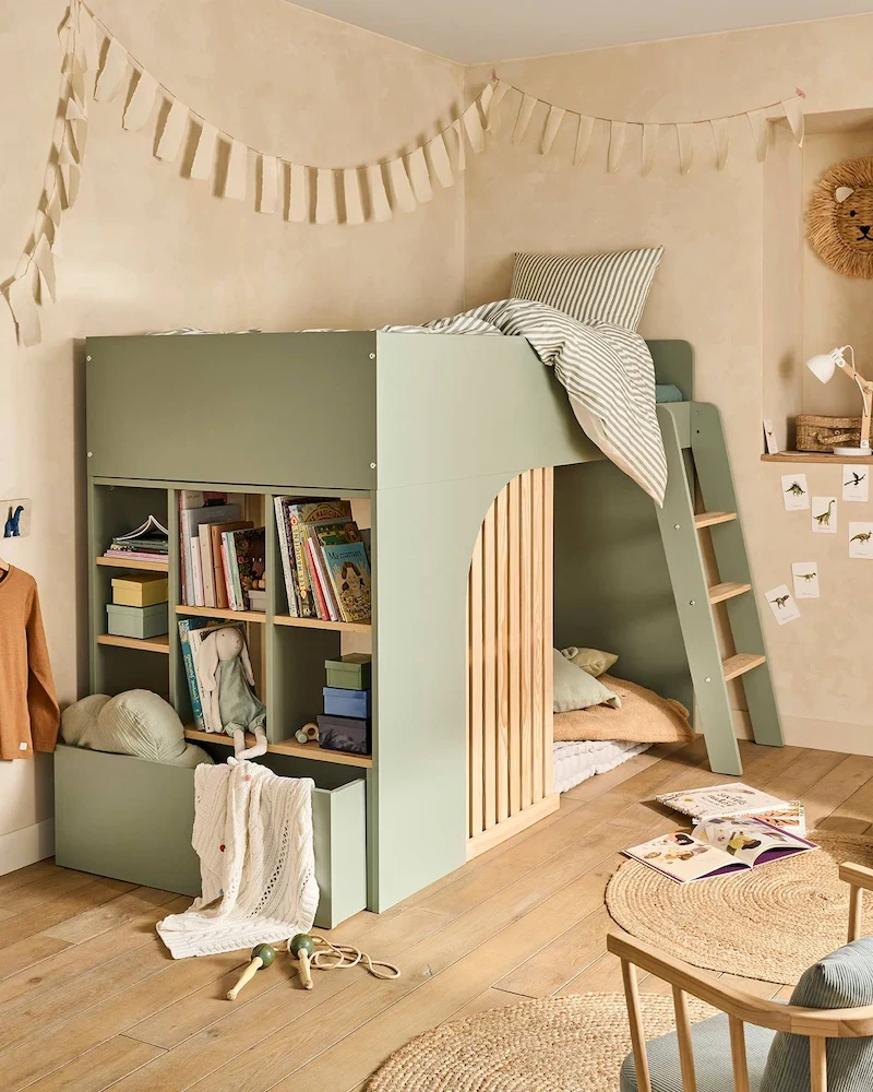 Lit mezzanine Playful vert de Vertbaudet avec effet cabane et coffre