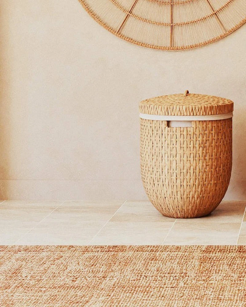 Panier à linge Pia en jacinthe d'eau avec couvercle de Maisons du Monde