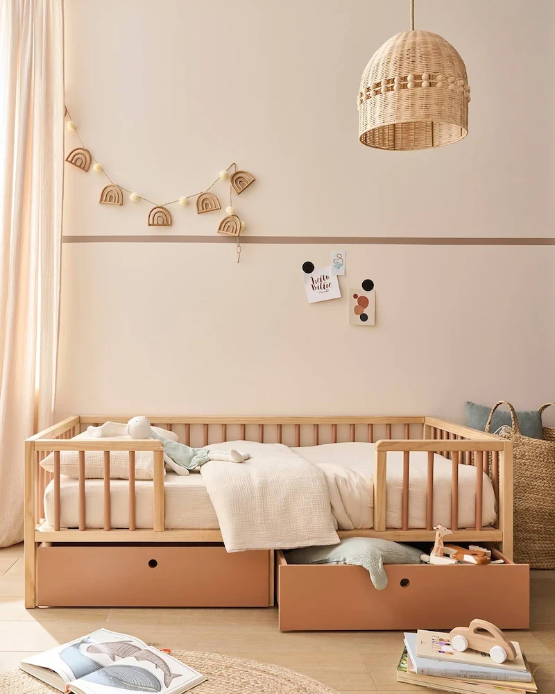 Lit enfant Cache-Rêves cannelle 70x140 avec barrières et deux tiroirs