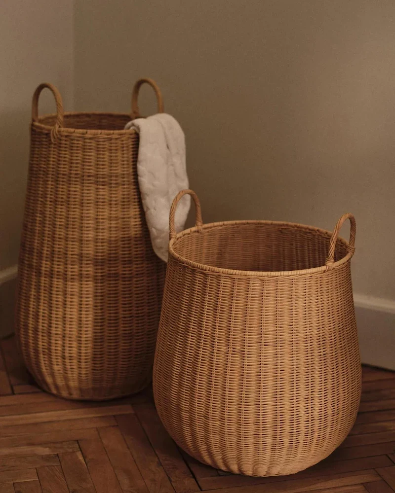 Panier à linge Braided en rotin tressé main de Ferm Living