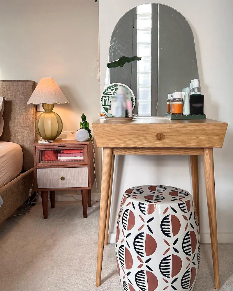 Coiffeuse Clairoy en chêne avec grand miroir arrondi