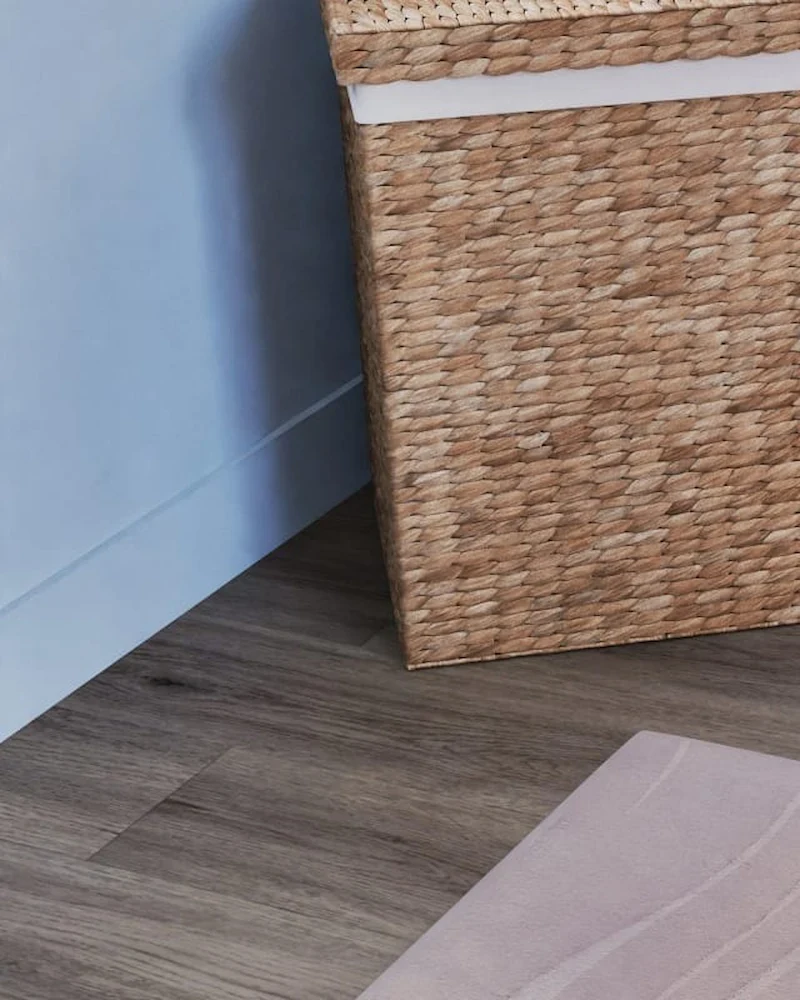 Panier à linge Karl en jacinthe d'eau H55 de Maisons du Monde