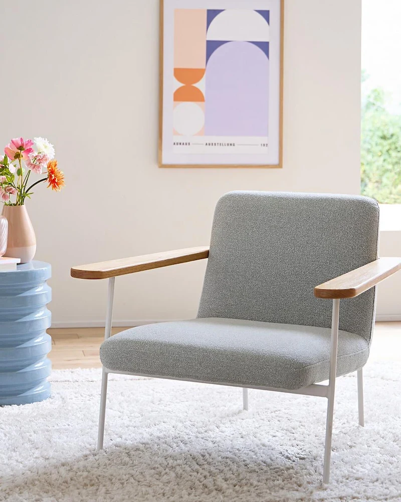 Fauteuil Lulet avec accoudoirs en chêne massif et assise vert clair