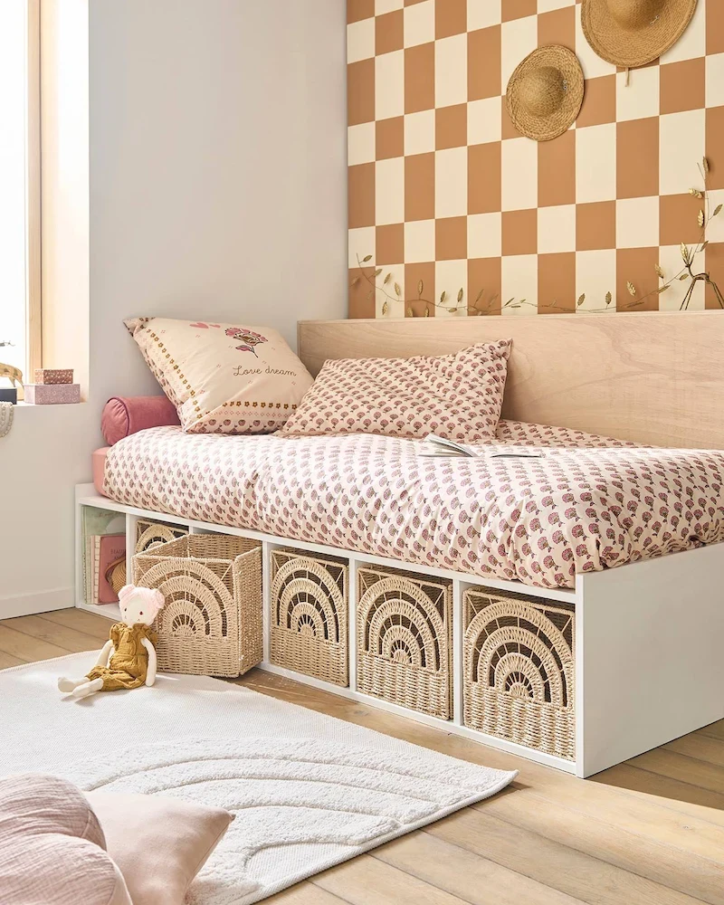 Lit enfant Square blanc avec cases de rangement et paniers sous le couchage