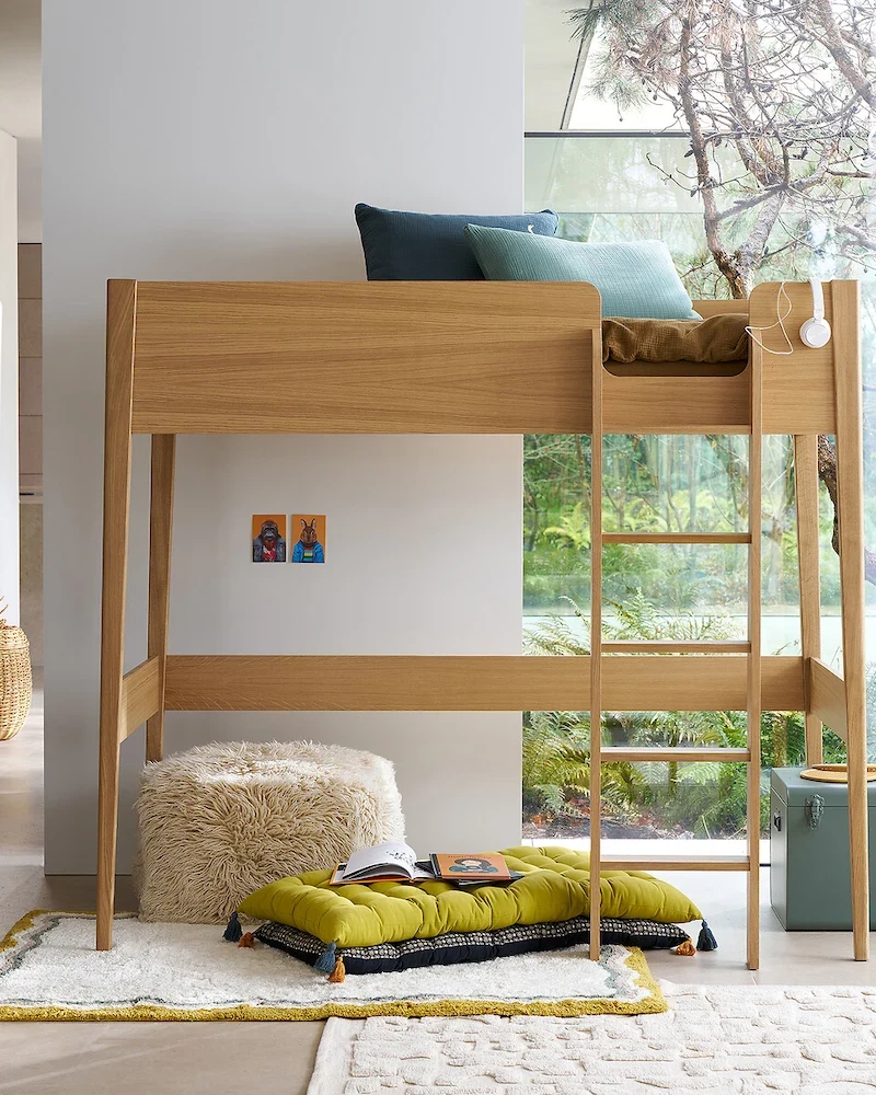Lit mezzanine Alceste en plaqué chêne AM.PM avec espace sous le lit