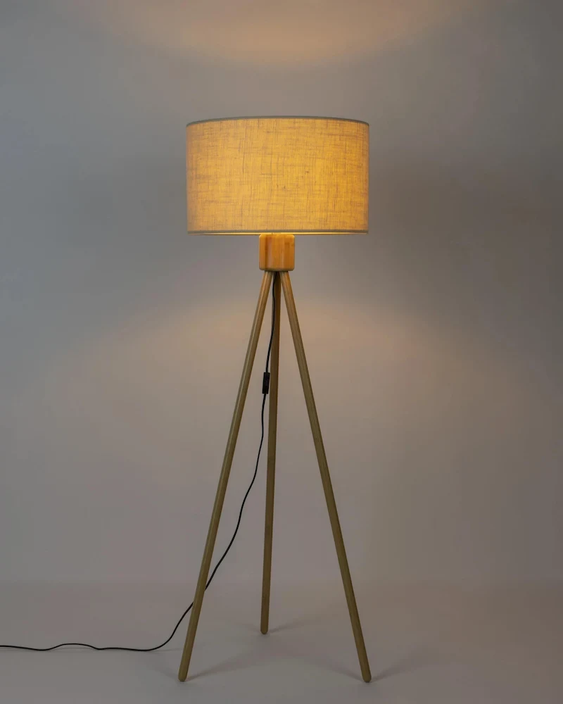 Lampadaire Fan en bambou et coton blanc de Zuiver