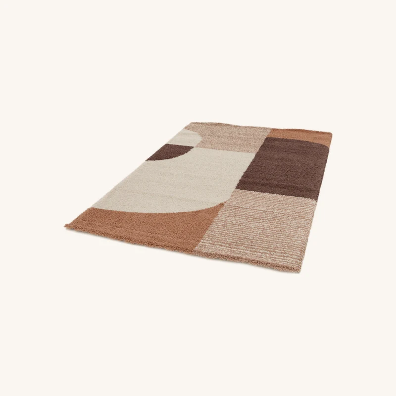 Tapis poils longs sorella motif graphique beige chez Bobochic