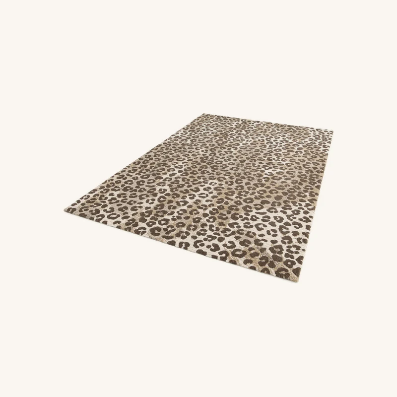 Tapis poils courts leone motif léopard beige chez Bobochic