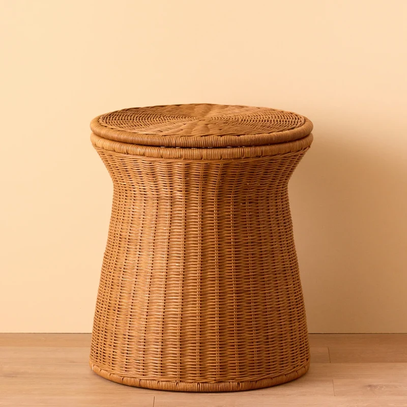 Tabouret en rotin chez Cyrillus