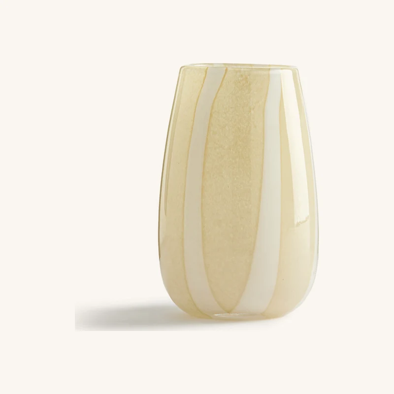 Vase en verre à rayures chez La Redoute