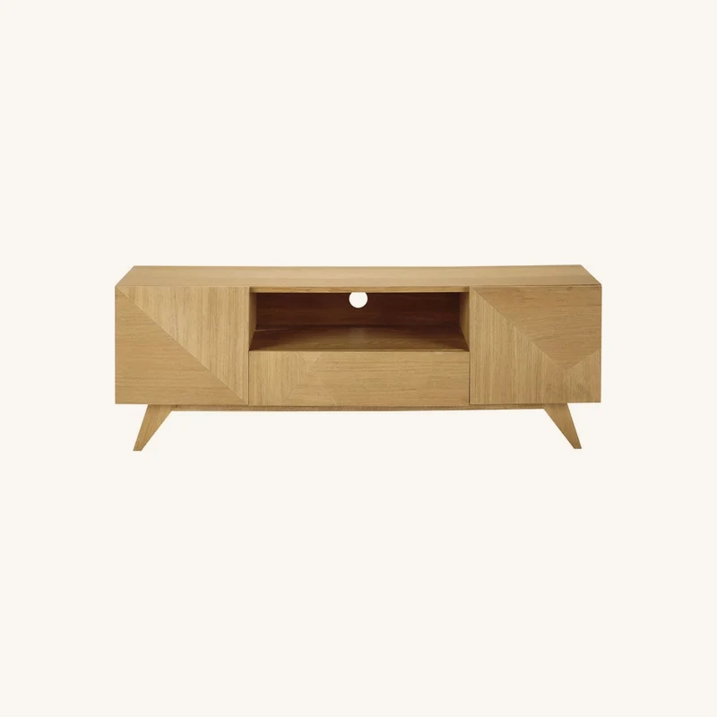 Meuble TV en bois de chêne massif et placage chez Maisons du Monde