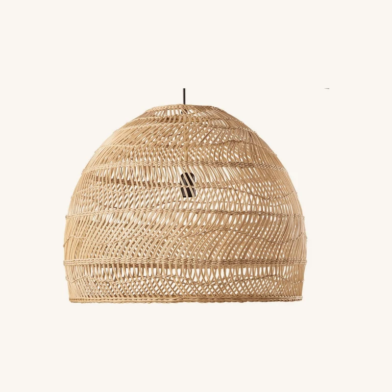 Suspension en rotin chez Maisons du Monde