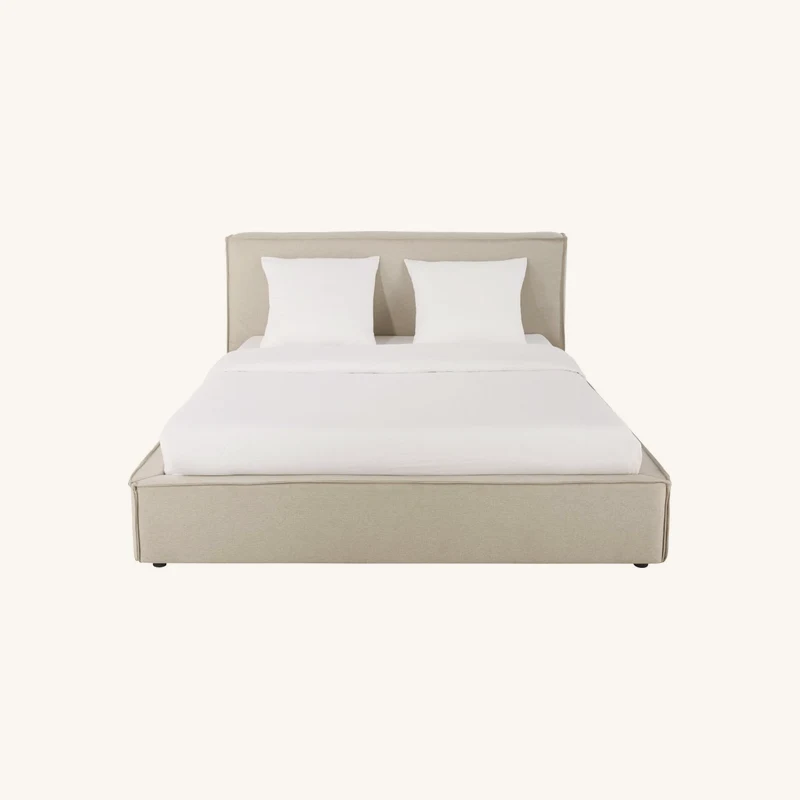 Lit beige chez Maisons du Monde