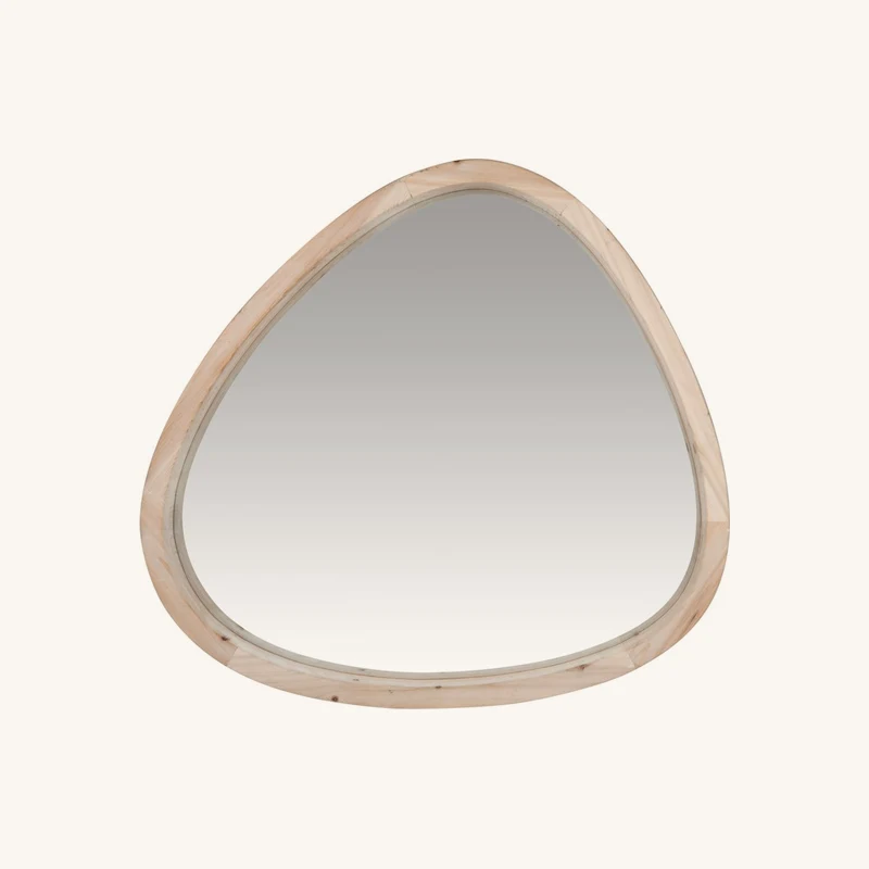 Miroir organique en bois de sapin chez Maisons du Monde