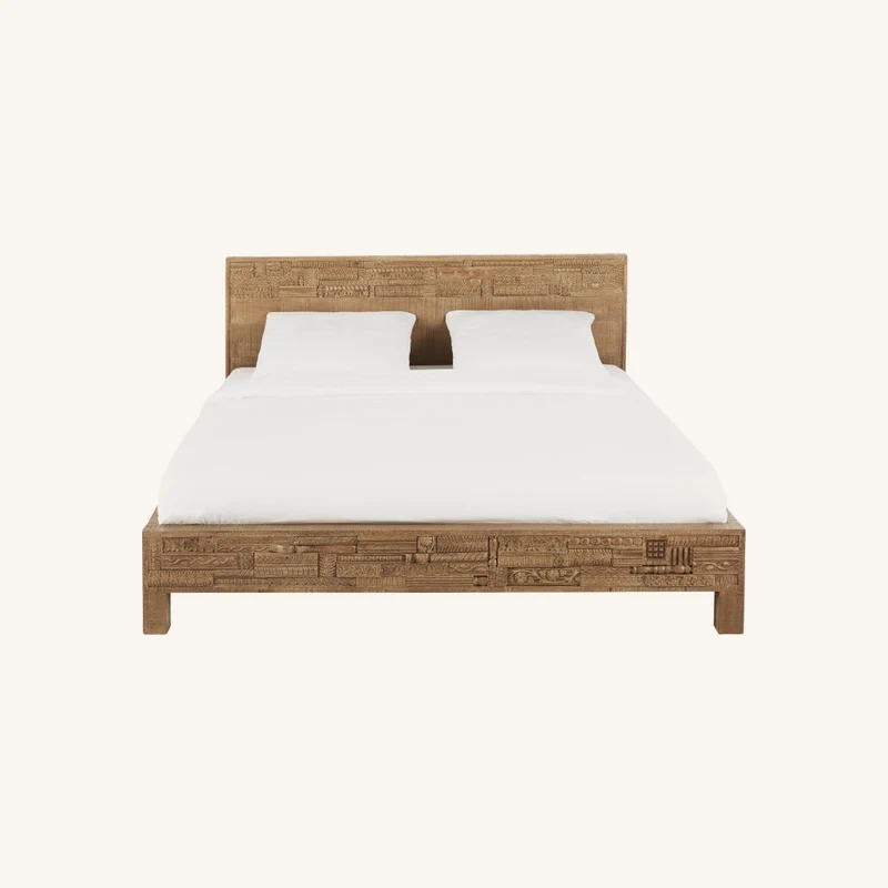 Lit en bois de manguier massif chez Maisons du Monde