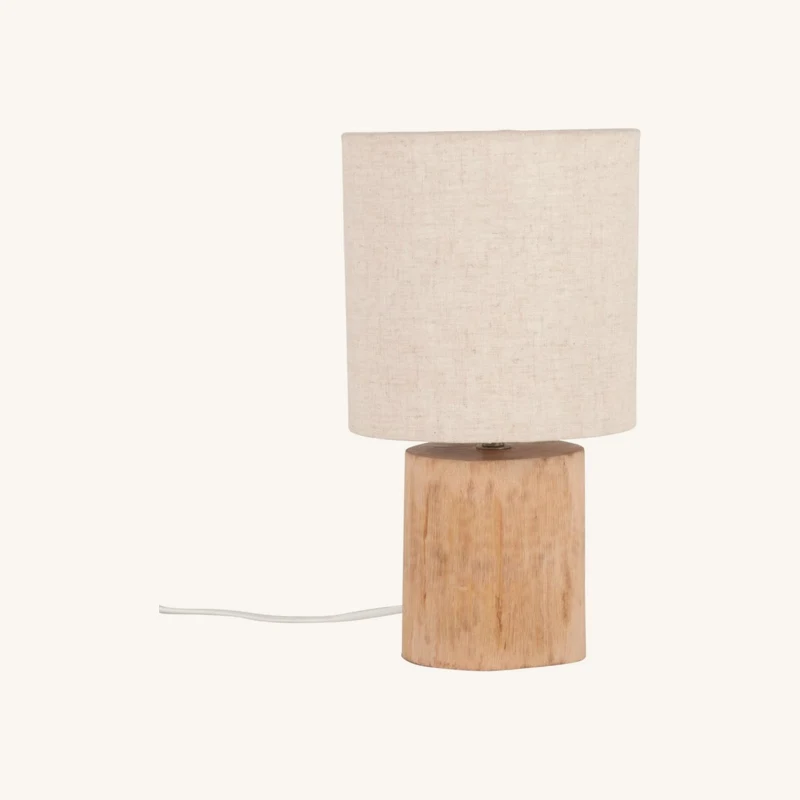 Lampe en bois de manguier et abat-jour écru chez Maisons du Monde