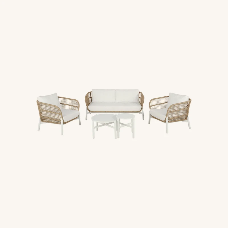 Salon de jardin 4 places en résine tressée chez Maisons du Monde