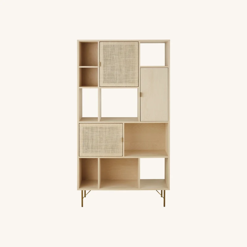 Bibliothèque en placage bouleau et cannage chez Maisons du Monde