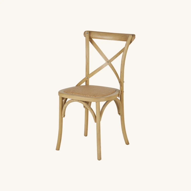Chaise bistrot coloris clair chez Maisons du Monde