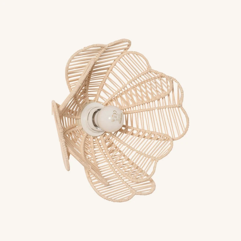Applique florale en rotin et métal beige chez Maisons du Monde