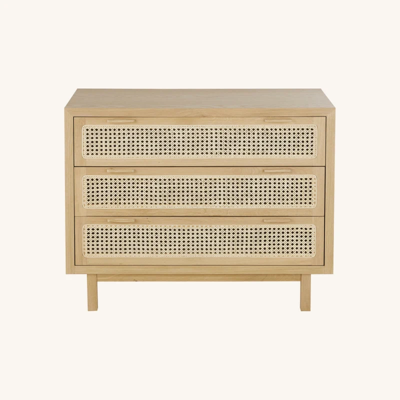 Commode en placage chêne et cannage en rotin chez Maisons du Monde