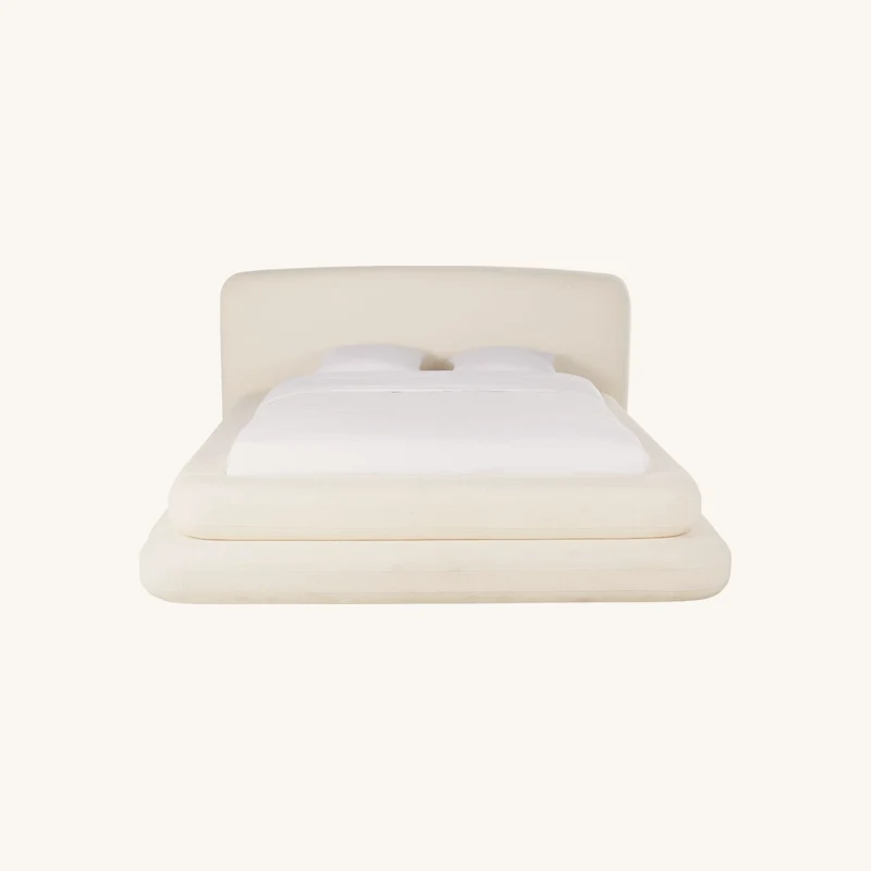 Lit bouclettes en polyester recyclé écru chez Maisons du Monde