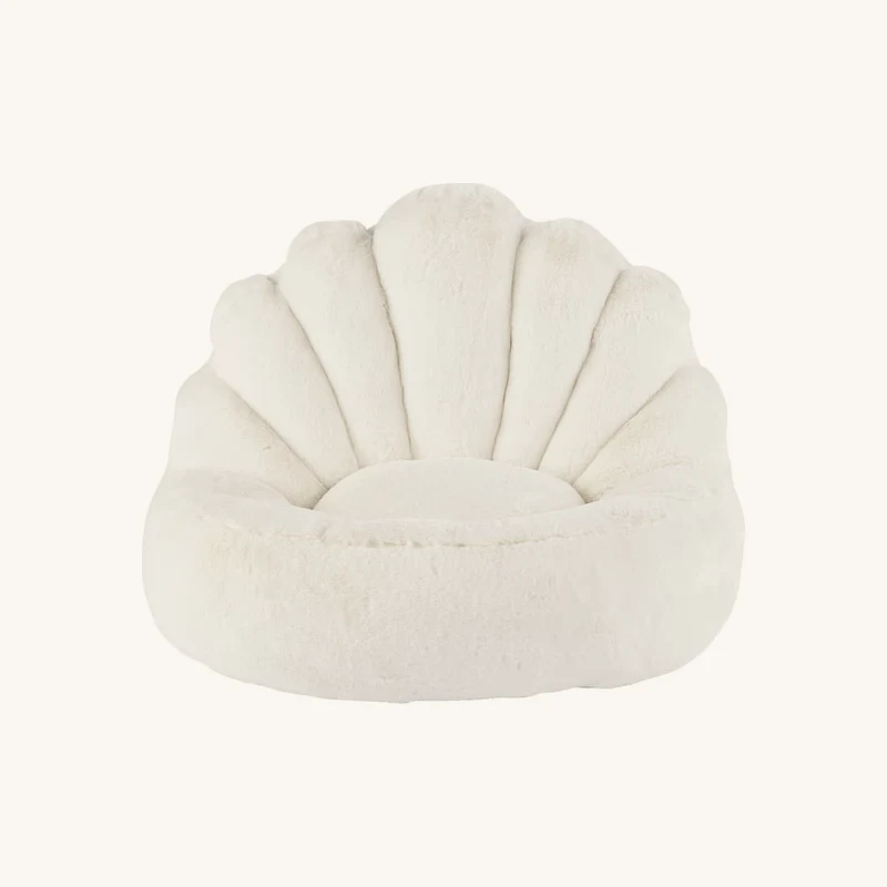Pouf enfant coquille imitation fourrure écrue chez Maisons du Monde