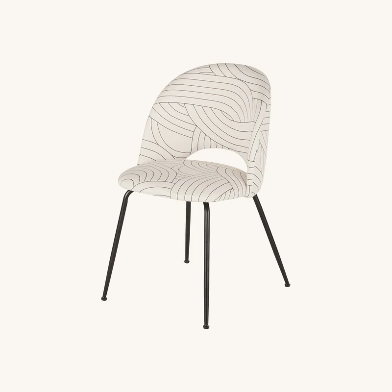 Chaise en tissu recyclé beige motifs chez Maisons du Monde