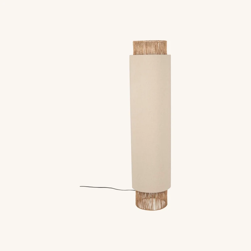 Lampadaire en lin et jute chez Maisons du Monde