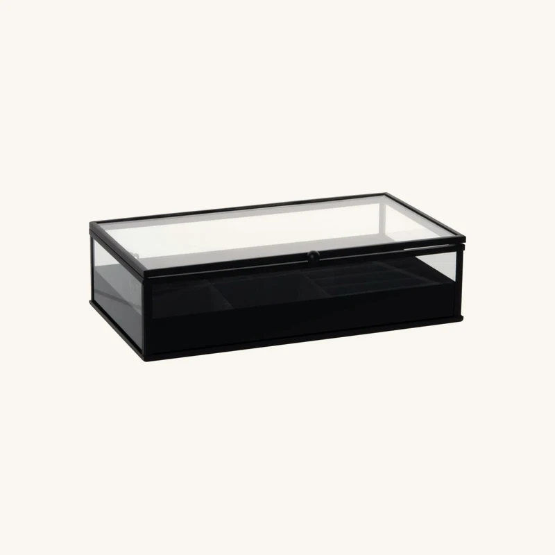Boîte à bijoux en verre et fer noir chez Maisons du Monde