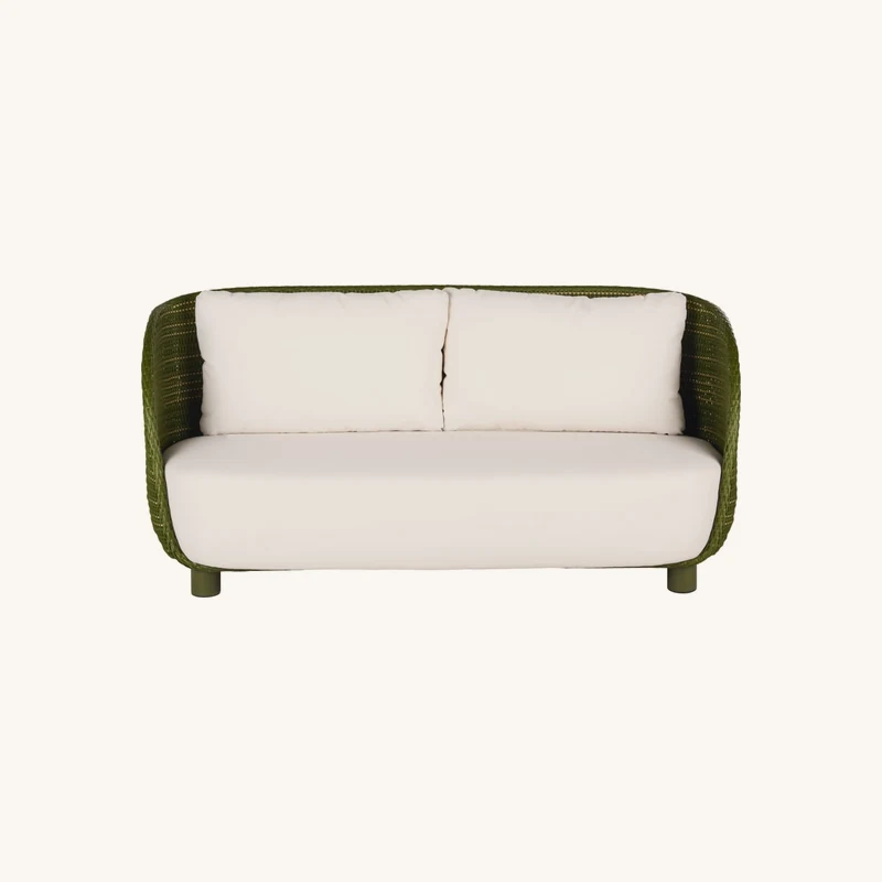 Canapé de jardin 3 places en résine tressée chez Maisons du Monde