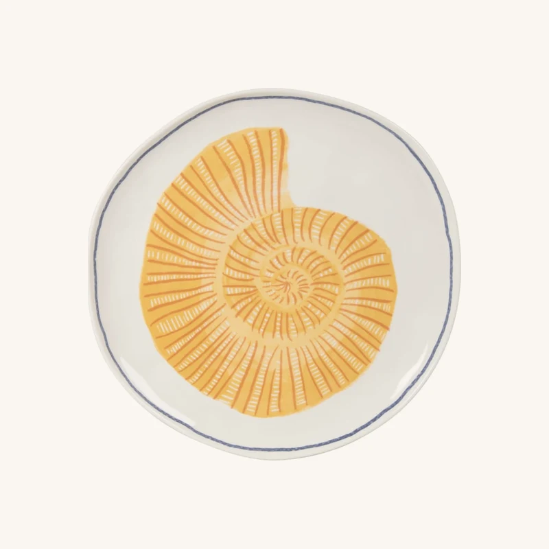 Plat de présentation en céramique modelée chez Maisons du Monde