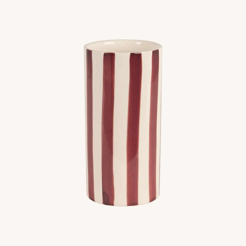 Vase en grès à rayures bordeaux et crème chez Maisons du Monde