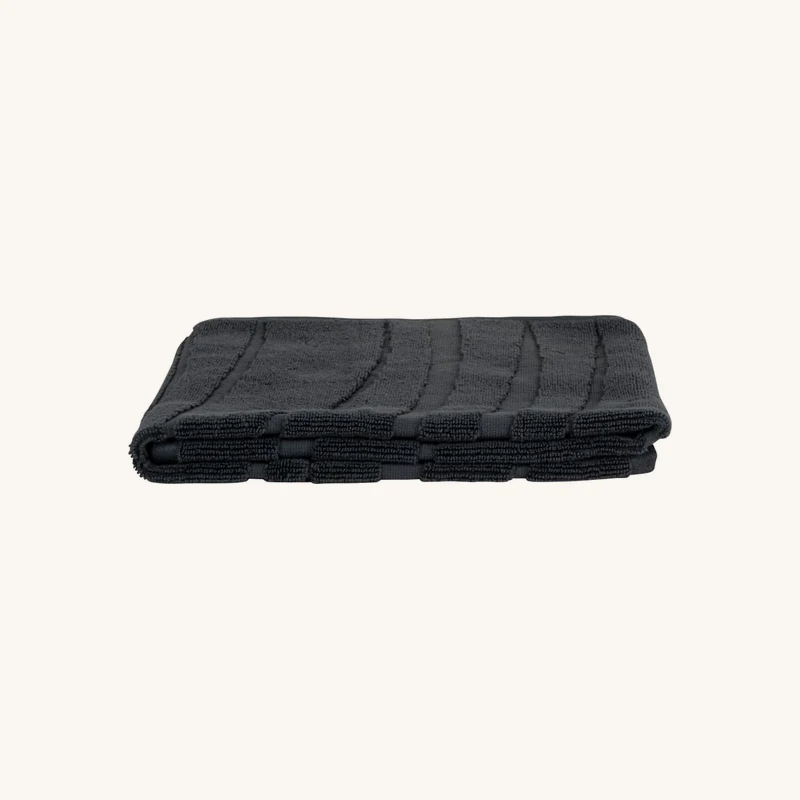 Serviette de toilette en coton biologique gris chez Maisons du Monde